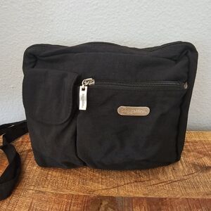 Baggallini Black Vrossbody Bag